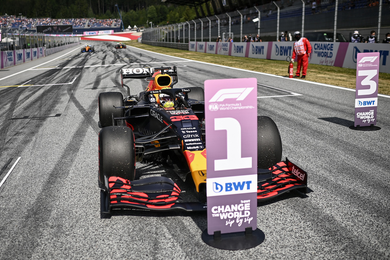 GP AUSTRIA, Pole sitter Max Verstappen (NLD) Red Bull Racing RB16B in qualifying parc ferme.
03.07.2021. Formula 1 World Championship, Rd 9, Austrian Grand Prix, Spielberg, Austria, Qualifiche Day.
- www.xpbimages.com, EMail: requests@xpbimages.com © Copyright: FIA Pool Image for Editorial Use Only