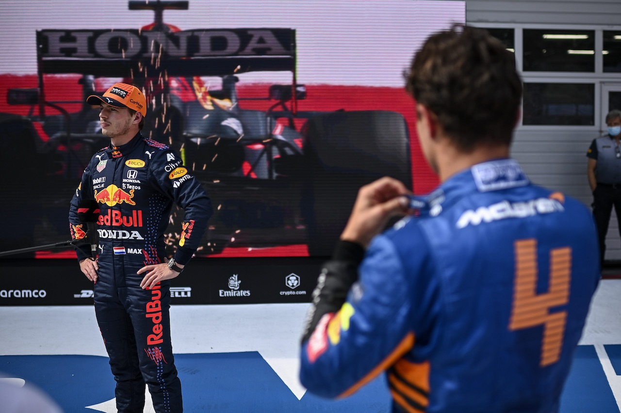 GP AUSTRIA, Pole sitter Max Verstappen (NLD) Red Bull Racing in qualifying parc ferme with second placed Lando Norris (GBR) McLaren.
03.07.2021. Formula 1 World Championship, Rd 9, Austrian Grand Prix, Spielberg, Austria, Qualifiche Day.
- www.xpbimages.com, EMail: requests@xpbimages.com © Copyright: FIA Pool Image for Editorial Use Only