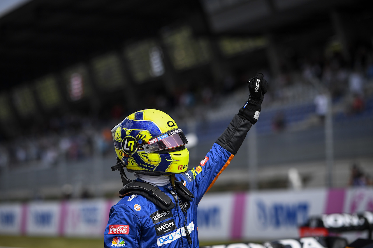 GP AUSTRIA, Lando Norris (GBR) McLaren celebrates his second position in qualifying parc ferme.
03.07.2021. Formula 1 World Championship, Rd 9, Austrian Grand Prix, Spielberg, Austria, Qualifiche Day.
- www.xpbimages.com, EMail: requests@xpbimages.com © Copyright: FIA Pool Image for Editorial Use Only