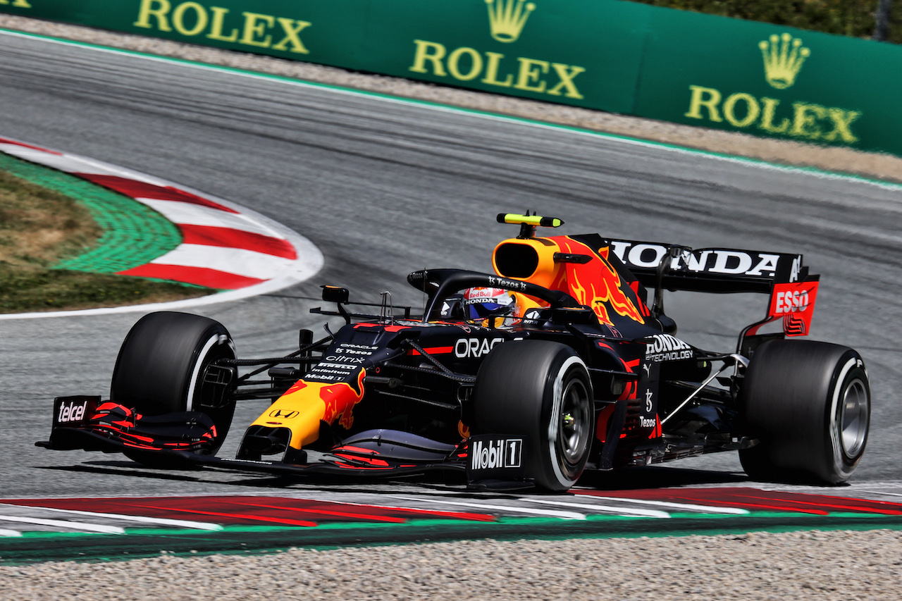 GP AUSTRIA, Sergio Perez (MEX) Red Bull Racing RB16B.
03.07.2021. Formula 1 World Championship, Rd 9, Austrian Grand Prix, Spielberg, Austria, Qualifiche Day.
- www.xpbimages.com, EMail: requests@xpbimages.com © Copyright: Batchelor / XPB Images