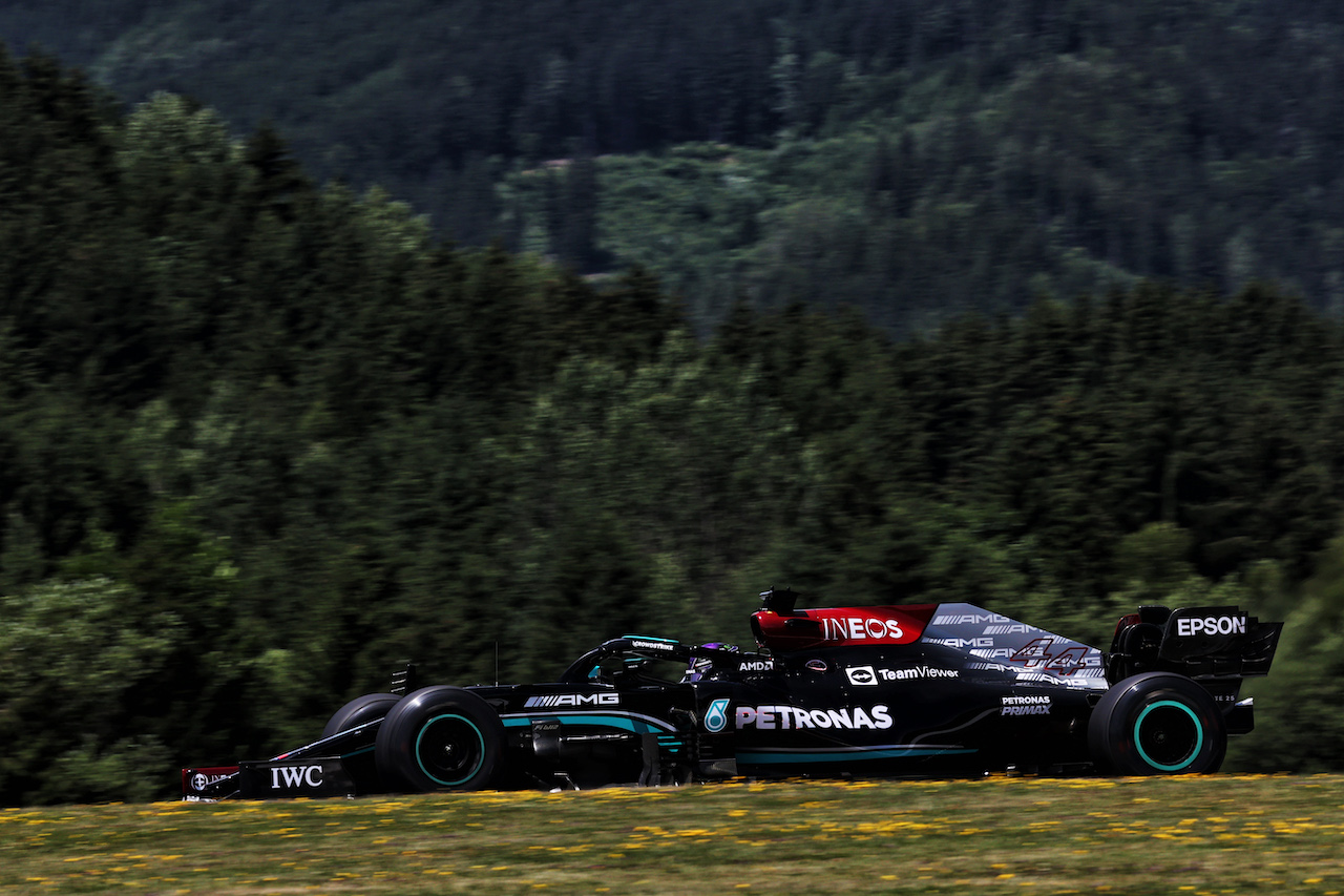 GP AUSTRIA, Lewis Hamilton (GBR) Mercedes AMG F1 W12.
03.07.2021. Formula 1 World Championship, Rd 9, Austrian Grand Prix, Spielberg, Austria, Qualifiche Day.
- www.xpbimages.com, EMail: requests@xpbimages.com © Copyright: Batchelor / XPB Images