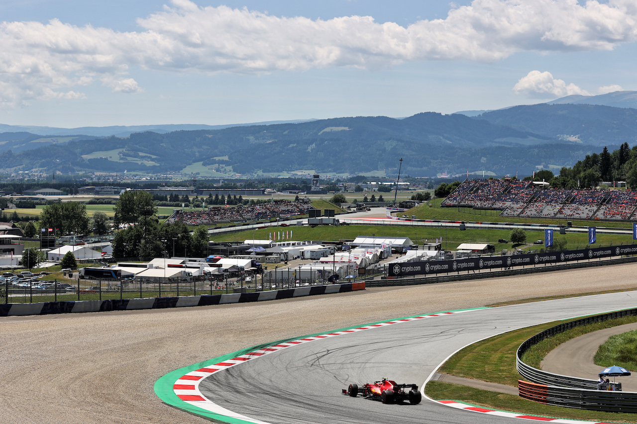 GP AUSTRIA, Carlos Sainz Jr (ESP) Ferrari SF-21.
03.07.2021. Formula 1 World Championship, Rd 9, Austrian Grand Prix, Spielberg, Austria, Qualifiche Day.
- www.xpbimages.com, EMail: requests@xpbimages.com © Copyright: Batchelor / XPB Images