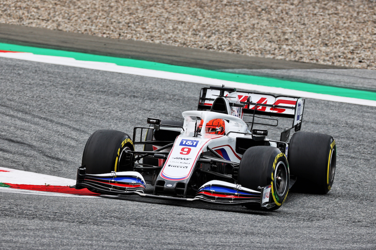 GP AUSTRIA, Nikita Mazepin (RUS) Haas F1 Team VF-21.
02.07.2021. Formula 1 World Championship, Rd 9, Austrian Grand Prix, Spielberg, Austria, Practice Day.
- www.xpbimages.com, EMail: requests@xpbimages.com © Copyright: Batchelor / XPB Images