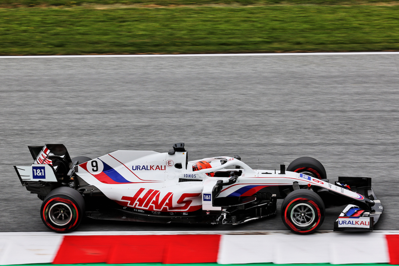 GP AUSTRIA, Nikita Mazepin (RUS) Haas F1 Team VF-21.
02.07.2021. Formula 1 World Championship, Rd 9, Austrian Grand Prix, Spielberg, Austria, Practice Day.
- www.xpbimages.com, EMail: requests@xpbimages.com © Copyright: Batchelor / XPB Images