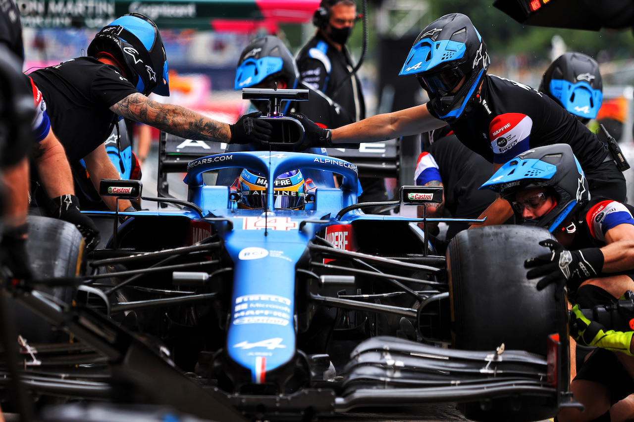 GP AUSTRIA, Fernando Alonso (ESP) Alpine F1 Team A521 practices a pit stop.
02.07.2021. Formula 1 World Championship, Rd 9, Austrian Grand Prix, Spielberg, Austria, Practice Day.
- www.xpbimages.com, EMail: requests@xpbimages.com © Copyright: Moy / XPB Images