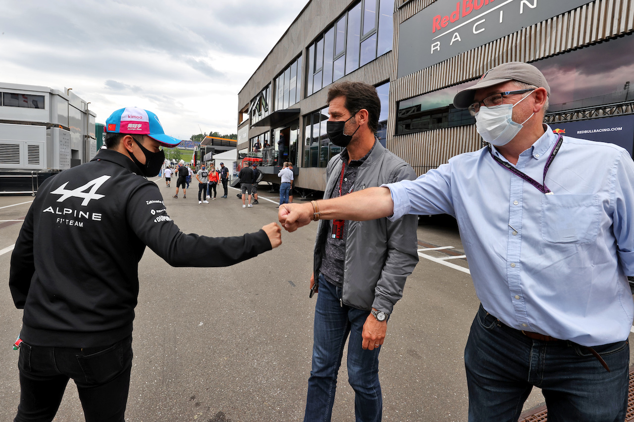 GP AUSTRIA, (L to R): Guanyu Zhou (CHN) Alpine F1 Team Test Driver with Mark Webber (AUS) Channel 4 Presenter e Joe Saward (GBR) Journalist.
02.07.2021. Formula 1 World Championship, Rd 9, Austrian Grand Prix, Spielberg, Austria, Practice Day.
- www.xpbimages.com, EMail: requests@xpbimages.com © Copyright: Moy / XPB Images