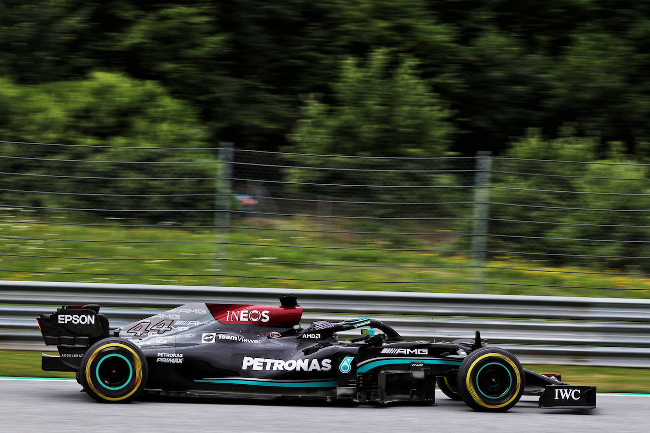 GP AUSTRIA, Lewis Hamilton (GBR) Mercedes AMG F1 W12.
02.07.2021. Formula 1 World Championship, Rd 9, Austrian Grand Prix, Spielberg, Austria, Practice Day.
- www.xpbimages.com, EMail: requests@xpbimages.com © Copyright: Batchelor / XPB Images