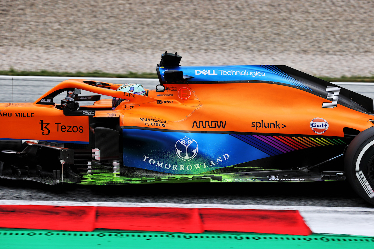 GP AUSTRIA, Daniel Ricciardo (AUS) McLaren MCL35M with flow-vis paint on the floor.
02.07.2021. Formula 1 World Championship, Rd 9, Austrian Grand Prix, Spielberg, Austria, Practice Day.
- www.xpbimages.com, EMail: requests@xpbimages.com © Copyright: Batchelor / XPB Images