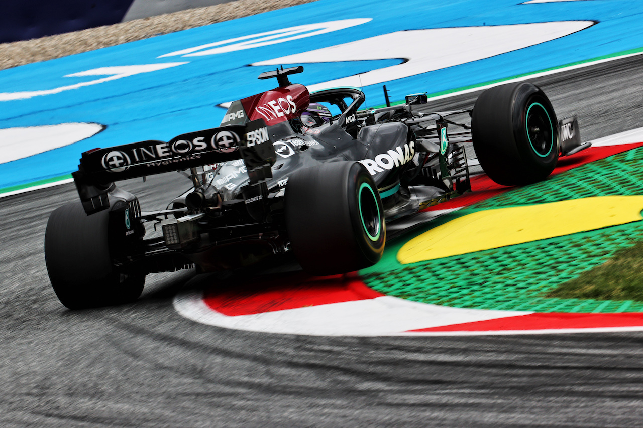 GP AUSTRIA, Lewis Hamilton (GBR) Mercedes AMG F1 W12.
02.07.2021. Formula 1 World Championship, Rd 9, Austrian Grand Prix, Spielberg, Austria, Practice Day.
- www.xpbimages.com, EMail: requests@xpbimages.com © Copyright: Batchelor / XPB Images
