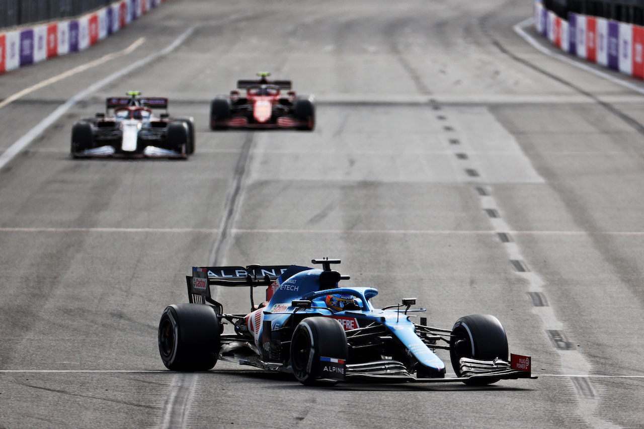 GP AZERBAIJAN, Fernando Alonso (ESP) Alpine F1 Team A521.
06.06.2021. Formula 1 World Championship, Rd 6, Azerbaijan Grand Prix, Baku Street Circuit, Azerbaijan, Gara Day.
- www.xpbimages.com, EMail: requests@xpbimages.com © Copyright: Batchelor / XPB Images