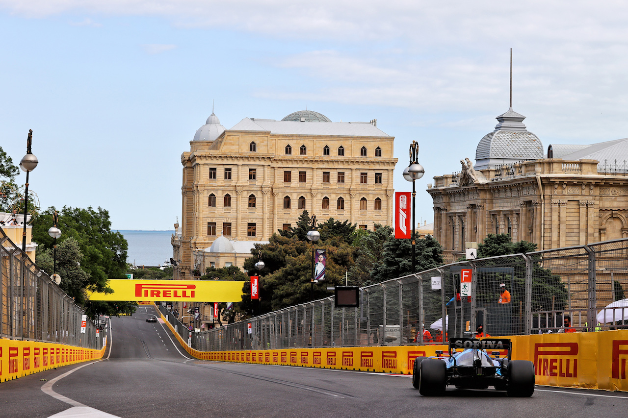 GP AZERBAIJAN, George Russell (GBR) Williams Racing FW43B.
06.06.2021. Formula 1 World Championship, Rd 6, Azerbaijan Grand Prix, Baku Street Circuit, Azerbaijan, Gara Day.
- www.xpbimages.com, EMail: requests@xpbimages.com © Copyright: Moy / XPB Images