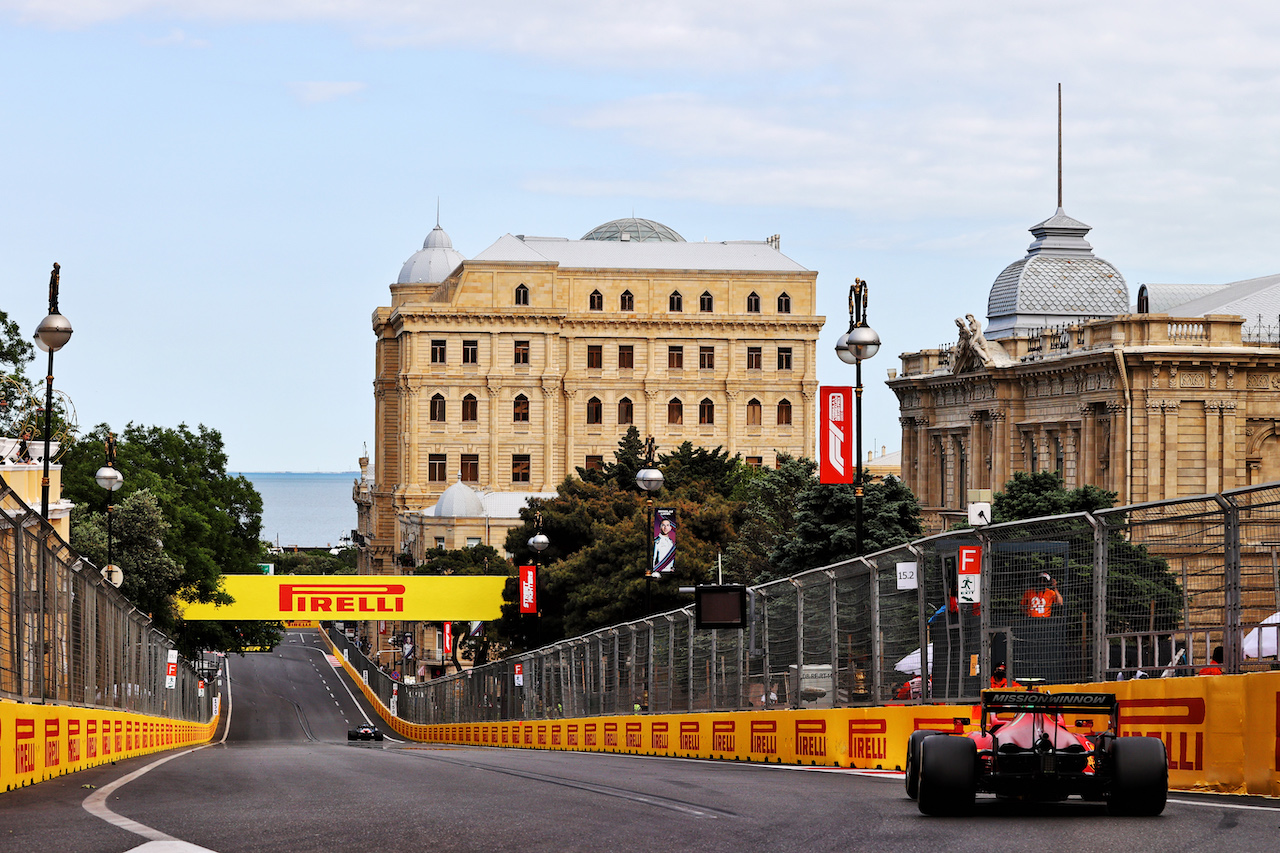 GP AZERBAIJAN, Carlos Sainz Jr (ESP) Ferrari SF-21.
06.06.2021. Formula 1 World Championship, Rd 6, Azerbaijan Grand Prix, Baku Street Circuit, Azerbaijan, Gara Day.
- www.xpbimages.com, EMail: requests@xpbimages.com © Copyright: Moy / XPB Images
