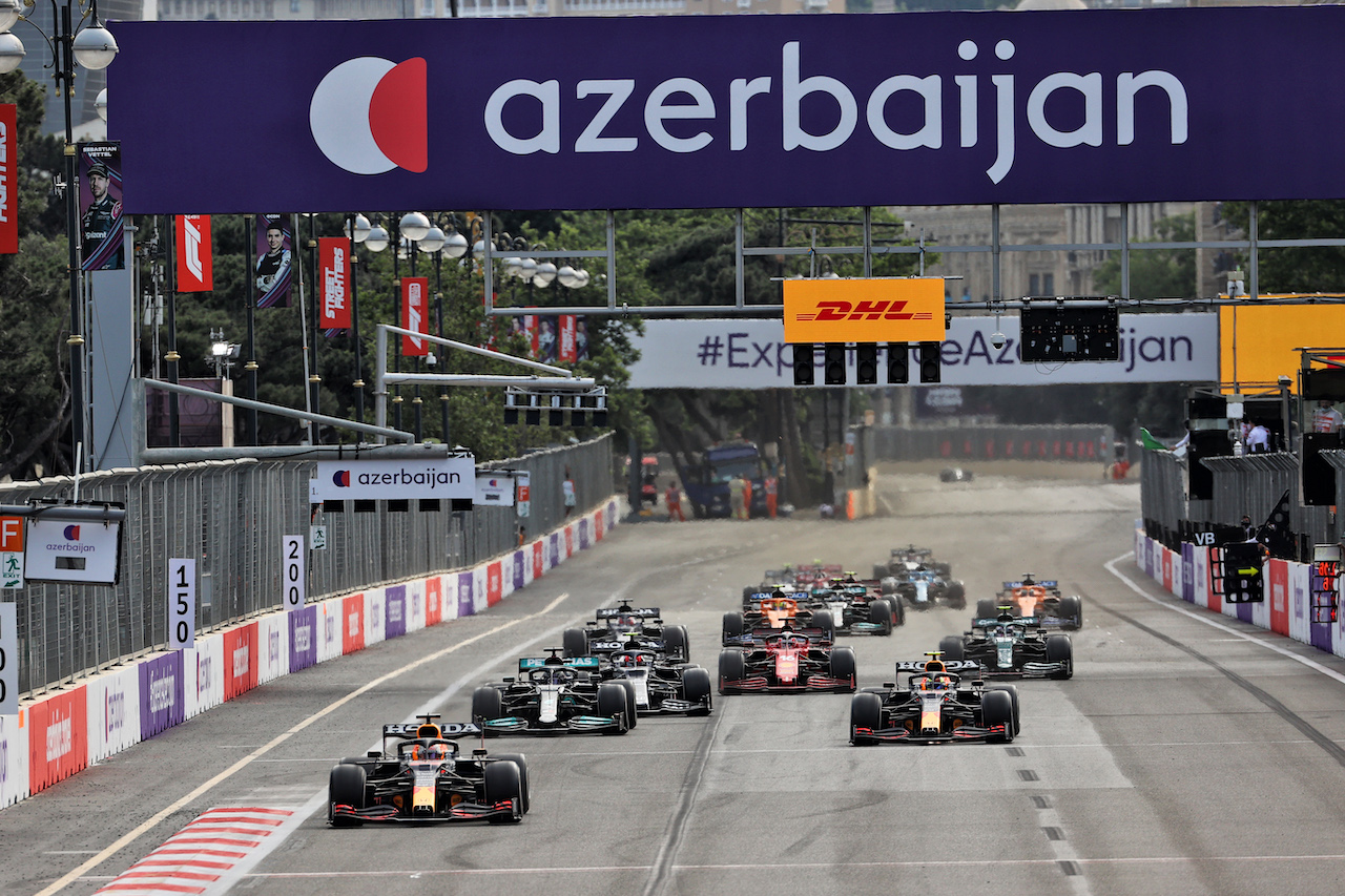 GP AZERBAIJAN, Max Verstappen (NLD) Red Bull Racing RB16B.
06.06.2021. Formula 1 World Championship, Rd 6, Azerbaijan Grand Prix, Baku Street Circuit, Azerbaijan, Gara Day.
- www.xpbimages.com, EMail: requests@xpbimages.com © Copyright: Batchelor / XPB Images