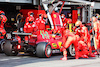 GP AZERBAIJAN, Carlos Sainz Jr (ESP) Ferrari SF-21 makes a pit stop.
06.06.2021. Formula 1 World Championship, Rd 6, Azerbaijan Grand Prix, Baku Street Circuit, Azerbaijan, Gara Day.
- www.xpbimages.com, EMail: requests@xpbimages.com © Copyright: Charniaux / XPB Images