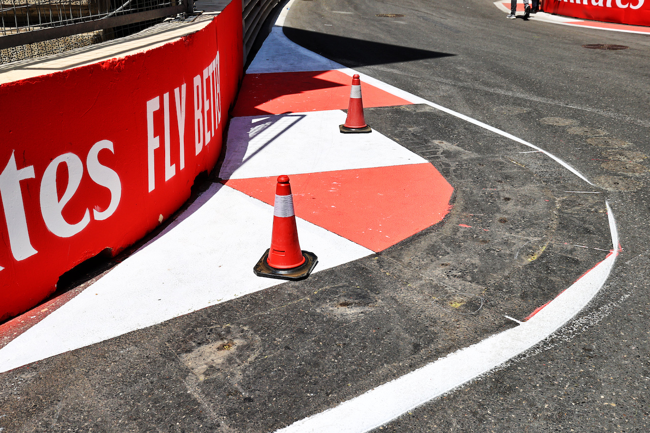 GP AZERBAIJAN, Circuit Atmosfera - kerb detail.
03.06.2021. Formula 1 World Championship, Rd 6, Azerbaijan Grand Prix, Baku Street Circuit, Azerbaijan, Preparation Day.
- www.xpbimages.com, EMail: requests@xpbimages.com © Copyright: Moy / XPB Images