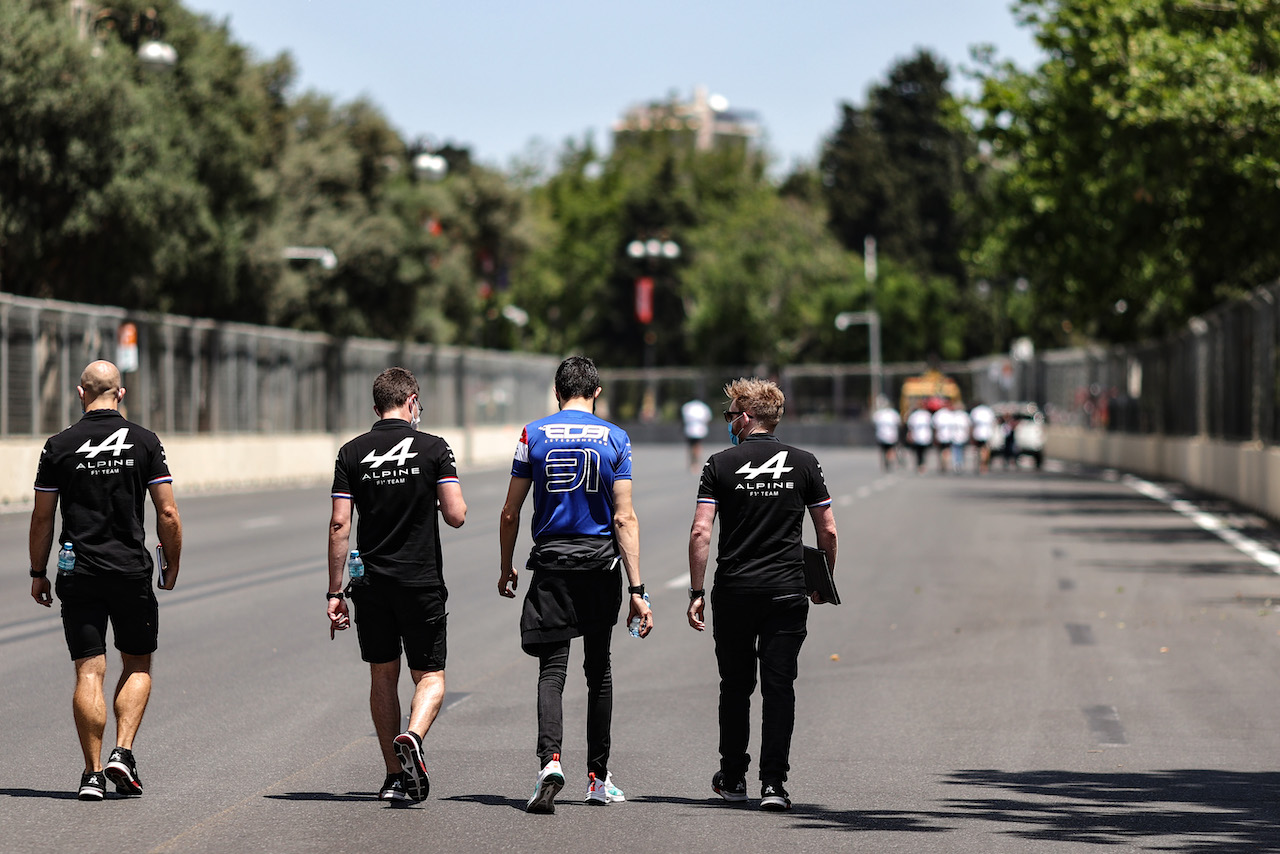 GP AZERBAIJAN, Esteban Ocon (FRA) Alpine F1 Team walks the circuit with the team.
03.06.2021. Formula 1 World Championship, Rd 6, Azerbaijan Grand Prix, Baku Street Circuit, Azerbaijan, Preparation Day.
- www.xpbimages.com, EMail: requests@xpbimages.com © Copyright: Charniaux / XPB Images