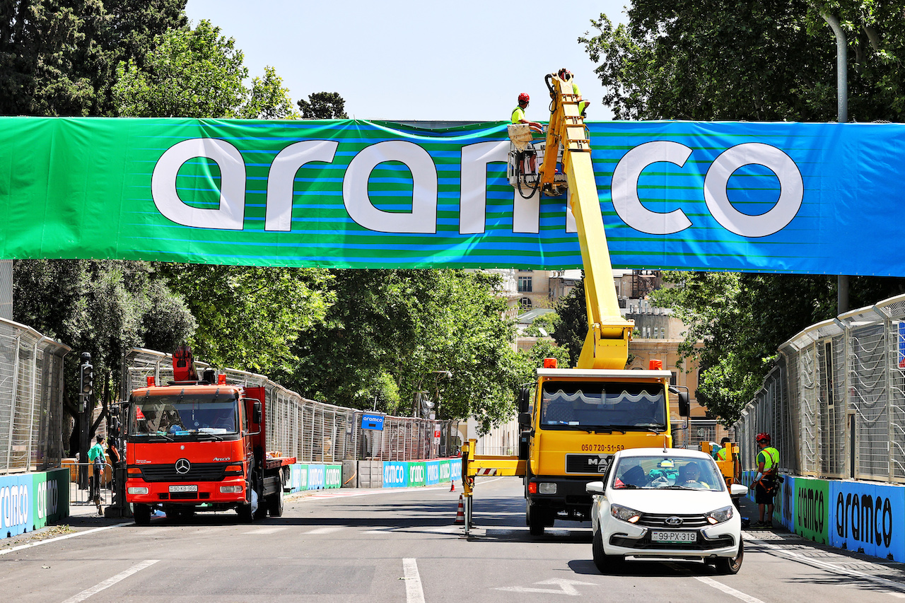 GP AZERBAIJAN, Circuit Atmosfera - preparations - Aramco banner.
03.06.2021. Formula 1 World Championship, Rd 6, Azerbaijan Grand Prix, Baku Street Circuit, Azerbaijan, Preparation Day.
- www.xpbimages.com, EMail: requests@xpbimages.com © Copyright: Moy / XPB Images