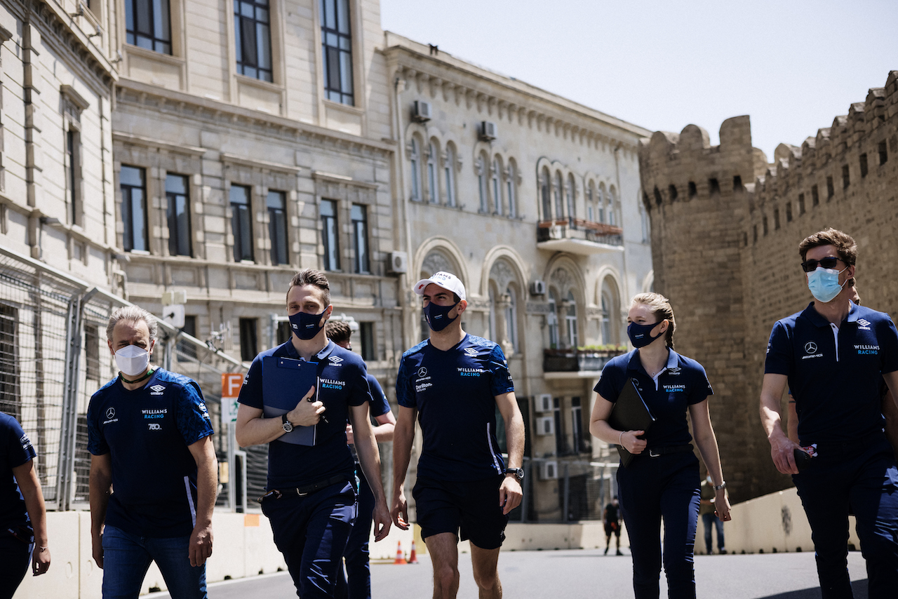 GP AZERBAIJAN, Nicholas Latifi (CDN) Williams Racing walks the circuit with the team.
03.06.2021. Formula 1 World Championship, Rd 6, Azerbaijan Grand Prix, Baku Street Circuit, Azerbaijan, Preparation Day.
- www.xpbimages.com, EMail: requests@xpbimages.com © Copyright: Bearne / XPB Images