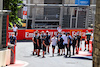GP AZERBAIJAN, Nicholas Latifi (CDN) Williams Racing e Jack Aitken (GBR) HWA RACELAB / Williams Racing Reserve Driver, with the team with their teams.
03.06.2021. Formula 1 World Championship, Rd 6, Azerbaijan Grand Prix, Baku Street Circuit, Azerbaijan, Preparation Day.
- www.xpbimages.com, EMail: requests@xpbimages.com © Copyright: Moy / XPB Images
