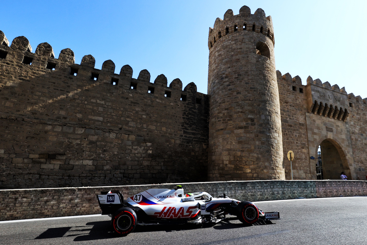 GP AZERBAIJAN, Mick Schumacher (GER) Haas VF-21.
05.06.2021. Formula 1 World Championship, Rd 6, Azerbaijan Grand Prix, Baku Street Circuit, Azerbaijan, Qualifiche Day.
- www.xpbimages.com, EMail: requests@xpbimages.com © Copyright: Moy / XPB Images