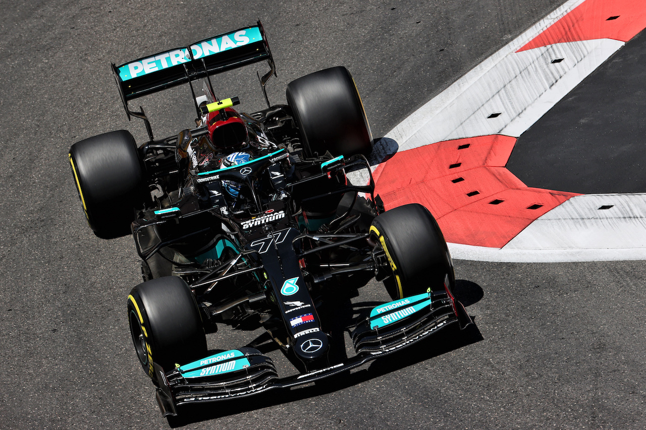 GP AZERBAIJAN, Valtteri Bottas (FIN) Mercedes AMG F1 W12.
05.06.2021. Formula 1 World Championship, Rd 6, Azerbaijan Grand Prix, Baku Street Circuit, Azerbaijan, Qualifiche Day.
- www.xpbimages.com, EMail: requests@xpbimages.com © Copyright: Batchelor / XPB Images