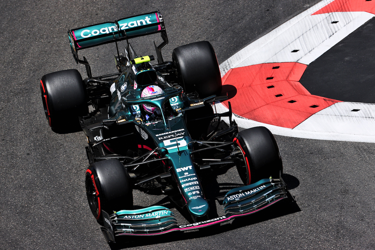 GP AZERBAIJAN, Sebastian Vettel (GER) Aston Martin F1 Team AMR21.
05.06.2021. Formula 1 World Championship, Rd 6, Azerbaijan Grand Prix, Baku Street Circuit, Azerbaijan, Qualifiche Day.
- www.xpbimages.com, EMail: requests@xpbimages.com © Copyright: Batchelor / XPB Images