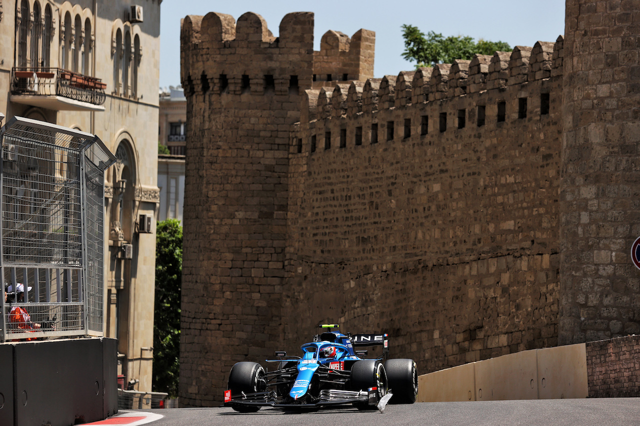 GP AZERBAIJAN, Esteban Ocon (FRA) Alpine F1 Team A521 - litter on the circuit.
04.06.2021. Formula 1 World Championship, Rd 6, Azerbaijan Grand Prix, Baku Street Circuit, Azerbaijan, Practice Day.
- www.xpbimages.com, EMail: requests@xpbimages.com © Copyright: Batchelor / XPB Images