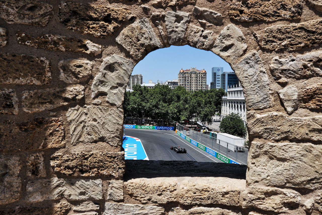 GP AZERBAIJAN, Valtteri Bottas (FIN) Mercedes AMG F1 W12.
04.06.2021. Formula 1 World Championship, Rd 6, Azerbaijan Grand Prix, Baku Street Circuit, Azerbaijan, Practice Day.
- www.xpbimages.com, EMail: requests@xpbimages.com © Copyright: Batchelor / XPB Images