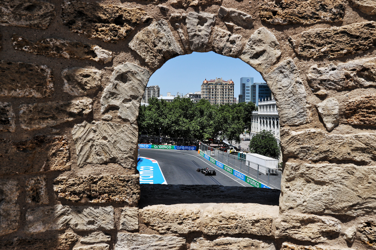 GP AZERBAIJAN, Lewis Hamilton (GBR) Mercedes AMG F1 W12.
04.06.2021. Formula 1 World Championship, Rd 6, Azerbaijan Grand Prix, Baku Street Circuit, Azerbaijan, Practice Day.
- www.xpbimages.com, EMail: requests@xpbimages.com © Copyright: Batchelor / XPB Images