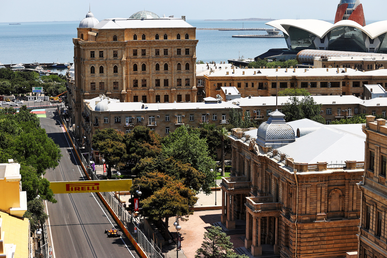GP AZERBAIJAN, Daniel Ricciardo (AUS) McLaren MCL35M.
04.06.2021. Formula 1 World Championship, Rd 6, Azerbaijan Grand Prix, Baku Street Circuit, Azerbaijan, Practice Day.
- www.xpbimages.com, EMail: requests@xpbimages.com © Copyright: Moy / XPB Images