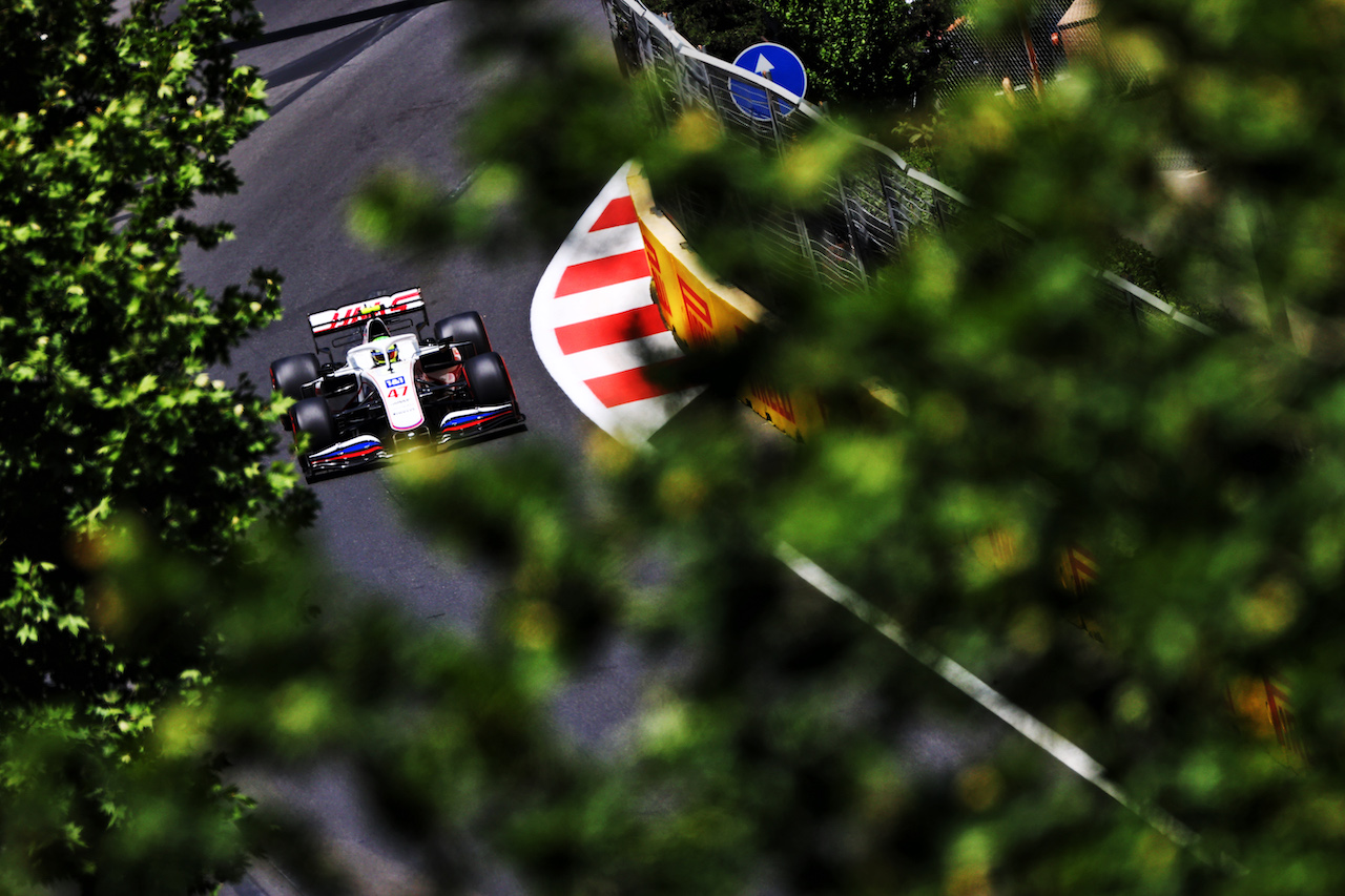 GP AZERBAIJAN, Mick Schumacher (GER) Haas VF-21.
04.06.2021. Formula 1 World Championship, Rd 6, Azerbaijan Grand Prix, Baku Street Circuit, Azerbaijan, Practice Day.
- www.xpbimages.com, EMail: requests@xpbimages.com © Copyright: Moy / XPB Images