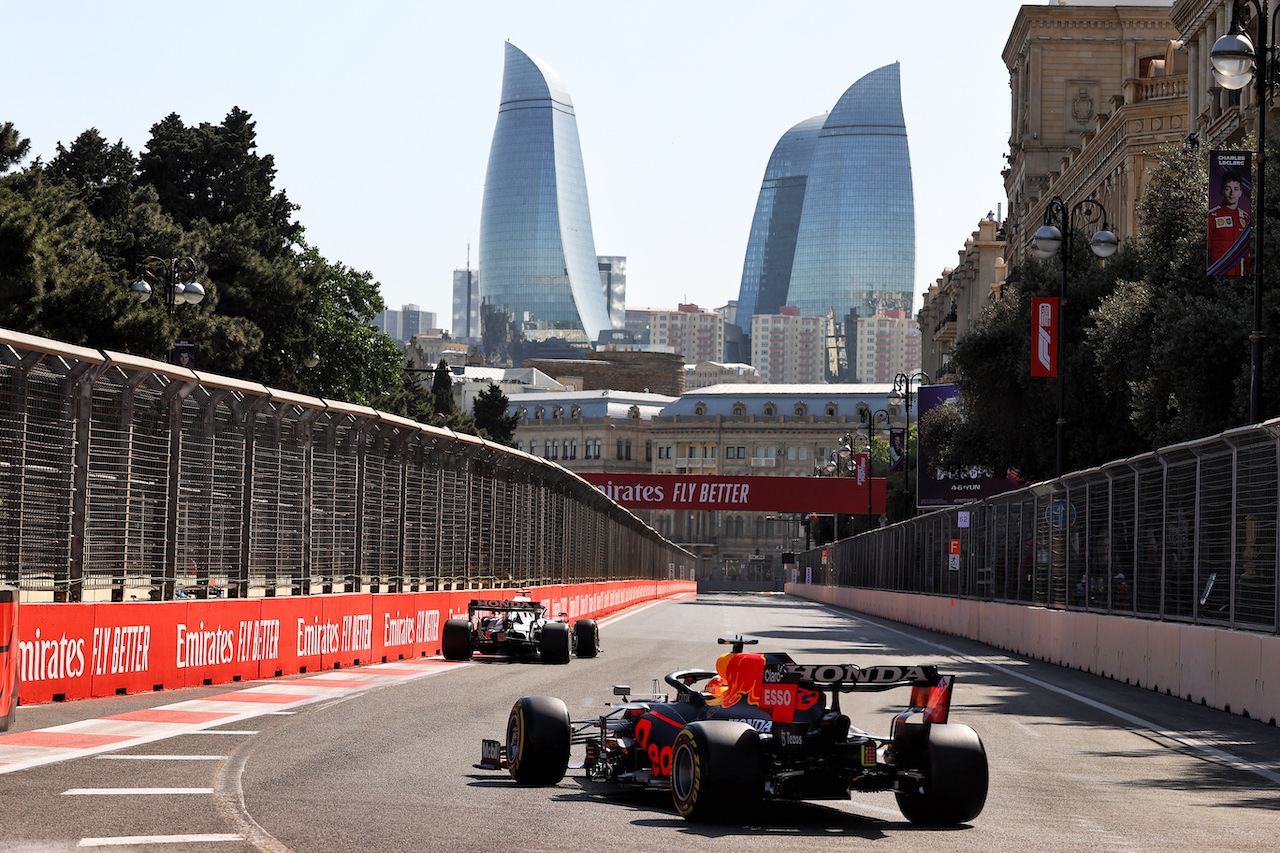 GP AZERBAIJAN, Max Verstappen (NLD) Red Bull Racing RB16B.
04.06.2021. Formula 1 World Championship, Rd 6, Azerbaijan Grand Prix, Baku Street Circuit, Azerbaijan, Practice Day.
- www.xpbimages.com, EMail: requests@xpbimages.com © Copyright: Moy / XPB Images