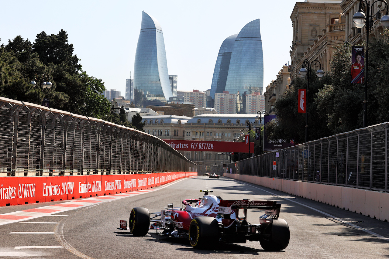GP AZERBAIJAN, Antonio Giovinazzi (ITA) Alfa Romeo Racing C41.
04.06.2021. Formula 1 World Championship, Rd 6, Azerbaijan Grand Prix, Baku Street Circuit, Azerbaijan, Practice Day.
- www.xpbimages.com, EMail: requests@xpbimages.com © Copyright: Moy / XPB Images