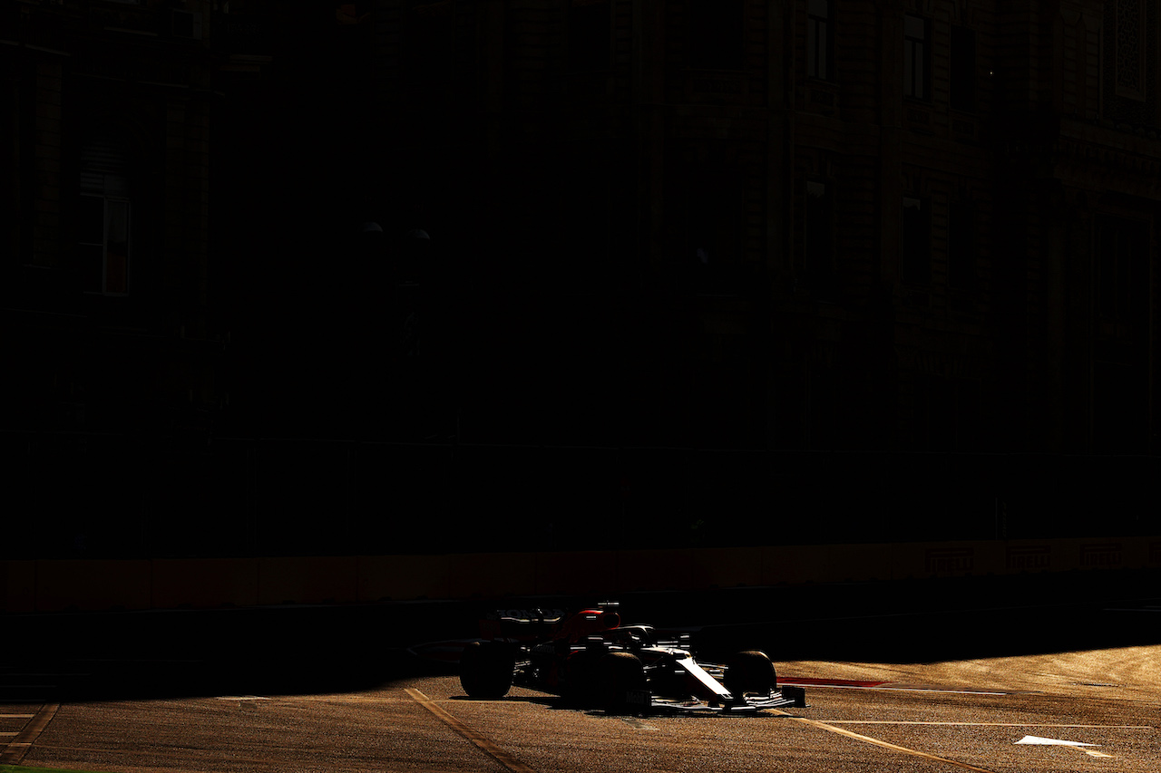 GP AZERBAIJAN, Max Verstappen (NLD) Red Bull Racing RB16B.
04.06.2021. Formula 1 World Championship, Rd 6, Azerbaijan Grand Prix, Baku Street Circuit, Azerbaijan, Practice Day.
- www.xpbimages.com, EMail: requests@xpbimages.com © Copyright: Moy / XPB Images