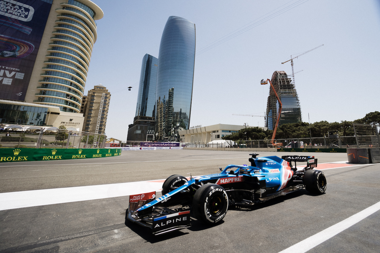 GP AZERBAIJAN, Fernando Alonso (ESP) Alpine F1 Team A521.
04.06.2021. Formula 1 World Championship, Rd 6, Azerbaijan Grand Prix, Baku Street Circuit, Azerbaijan, Practice Day.
- www.xpbimages.com, EMail: requests@xpbimages.com © Copyright: Bearne / XPB Images