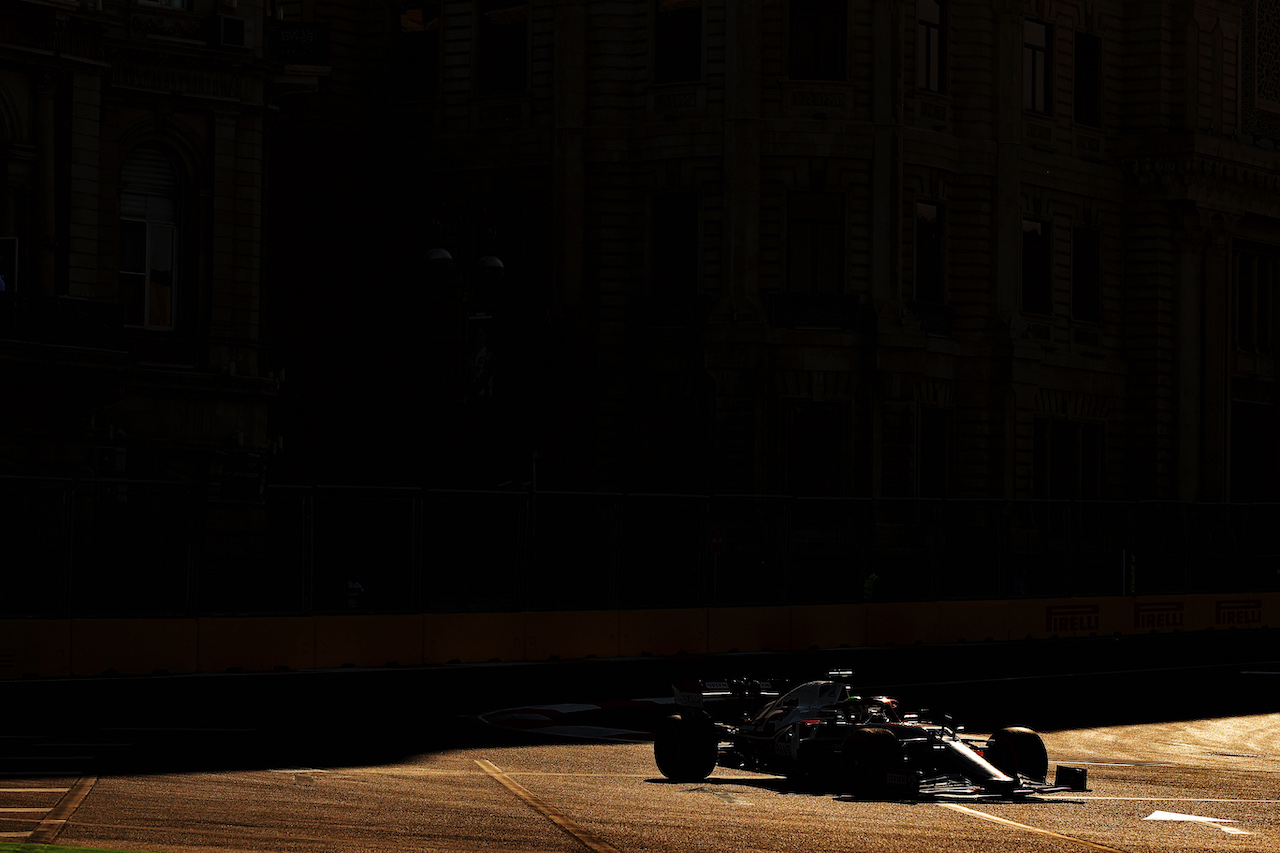 GP AZERBAIJAN, Antonio Giovinazzi (ITA) Alfa Romeo Racing C41.
04.06.2021. Formula 1 World Championship, Rd 6, Azerbaijan Grand Prix, Baku Street Circuit, Azerbaijan, Practice Day.
- www.xpbimages.com, EMail: requests@xpbimages.com © Copyright: Moy / XPB Images