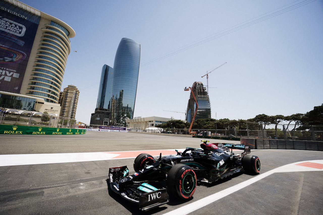 GP AZERBAIJAN, Valtteri Bottas (FIN) Mercedes AMG F1 W12.
04.06.2021. Formula 1 World Championship, Rd 6, Azerbaijan Grand Prix, Baku Street Circuit, Azerbaijan, Practice Day.
- www.xpbimages.com, EMail: requests@xpbimages.com © Copyright: Bearne / XPB Images
