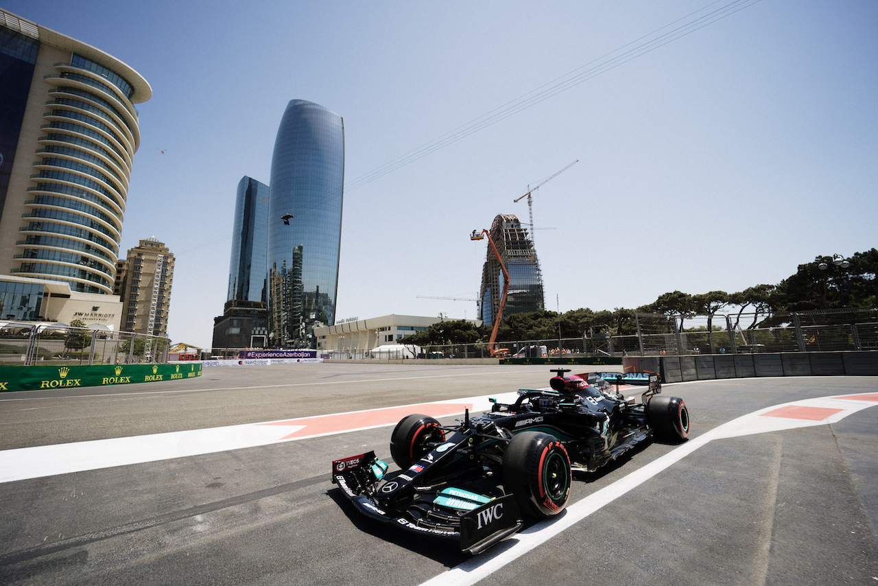 GP AZERBAIJAN, Lewis Hamilton (GBR) Mercedes AMG F1 W12.
04.06.2021. Formula 1 World Championship, Rd 6, Azerbaijan Grand Prix, Baku Street Circuit, Azerbaijan, Practice Day.
- www.xpbimages.com, EMail: requests@xpbimages.com © Copyright: Bearne / XPB Images