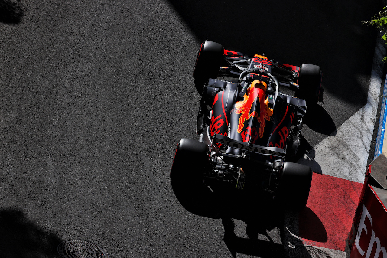 GP AZERBAIJAN, Max Verstappen (NLD) Red Bull Racing RB16B.
04.06.2021. Formula 1 World Championship, Rd 6, Azerbaijan Grand Prix, Baku Street Circuit, Azerbaijan, Practice Day.
- www.xpbimages.com, EMail: requests@xpbimages.com © Copyright: Batchelor / XPB Images