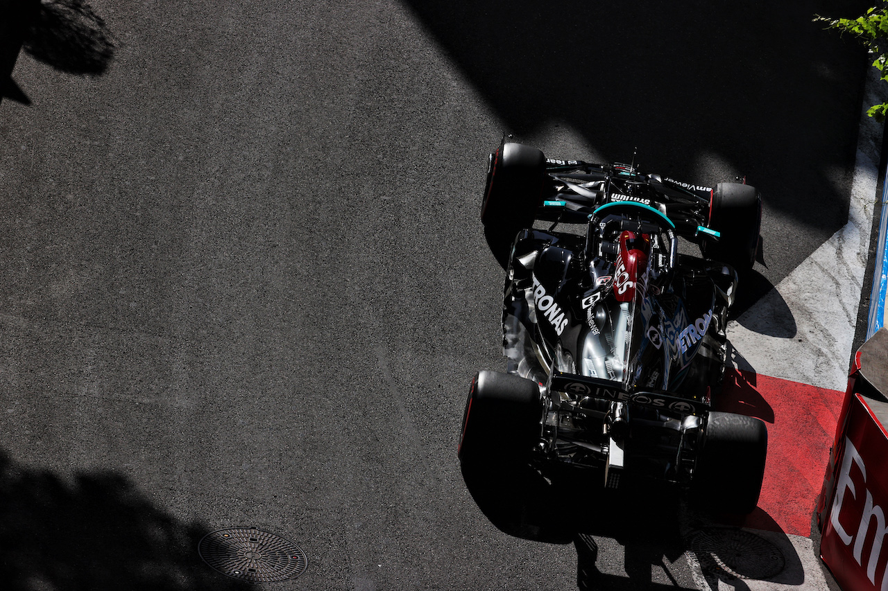 GP AZERBAIJAN, Lewis Hamilton (GBR) Mercedes AMG F1 W12.
04.06.2021. Formula 1 World Championship, Rd 6, Azerbaijan Grand Prix, Baku Street Circuit, Azerbaijan, Practice Day.
- www.xpbimages.com, EMail: requests@xpbimages.com © Copyright: Batchelor / XPB Images