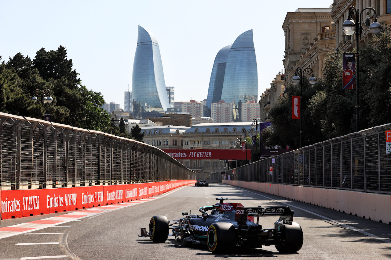 GP AZERBAIJAN, Lewis Hamilton (GBR) Mercedes AMG F1 W12.
04.06.2021. Formula 1 World Championship, Rd 6, Azerbaijan Grand Prix, Baku Street Circuit, Azerbaijan, Practice Day.
- www.xpbimages.com, EMail: requests@xpbimages.com © Copyright: Moy / XPB Images
