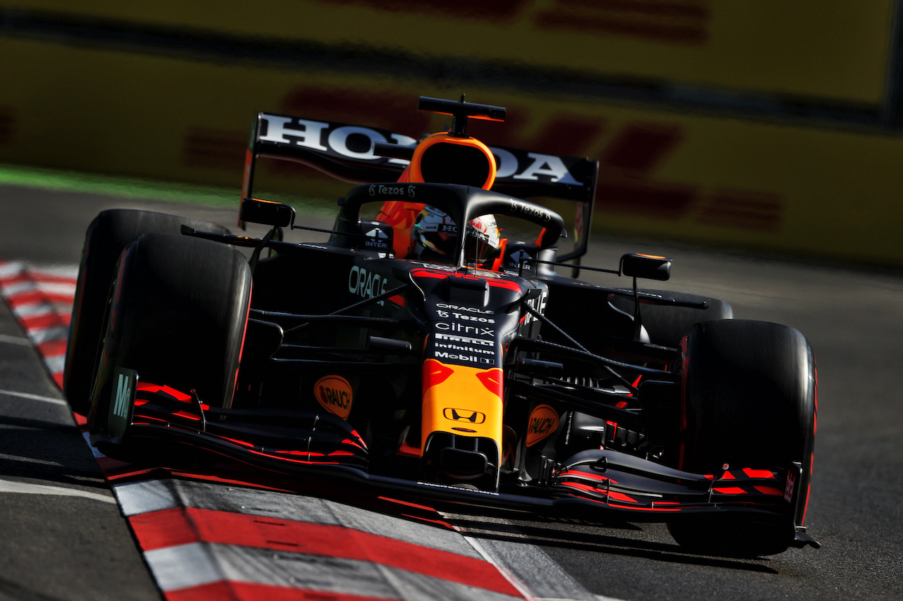 GP AZERBAIJAN, Max Verstappen (NLD) Red Bull Racing RB16B.
04.06.2021. Formula 1 World Championship, Rd 6, Azerbaijan Grand Prix, Baku Street Circuit, Azerbaijan, Practice Day.
- www.xpbimages.com, EMail: requests@xpbimages.com © Copyright: Moy / XPB Images