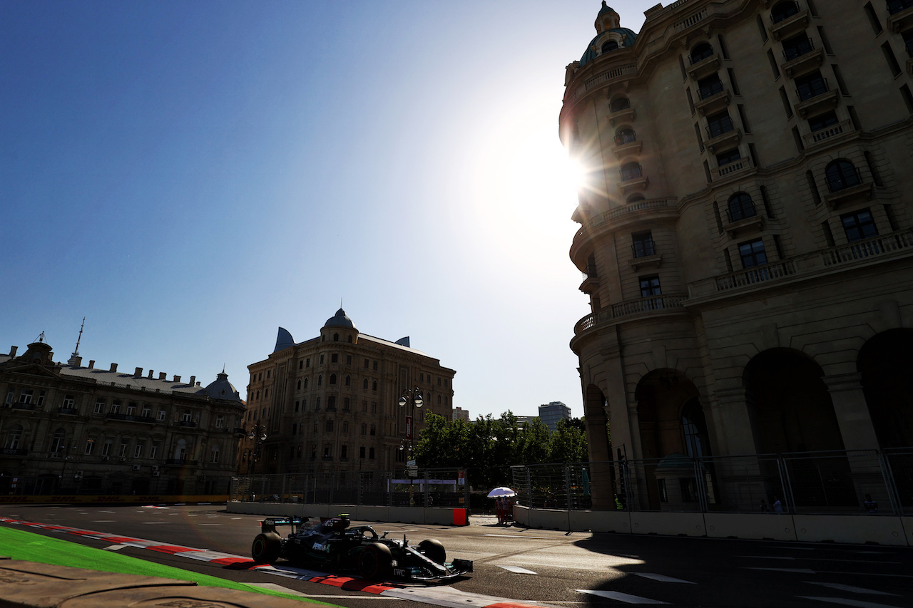 GP AZERBAIJAN, Valtteri Bottas (FIN) Mercedes AMG F1 W12.
04.06.2021. Formula 1 World Championship, Rd 6, Azerbaijan Grand Prix, Baku Street Circuit, Azerbaijan, Practice Day.
- www.xpbimages.com, EMail: requests@xpbimages.com © Copyright: Moy / XPB Images