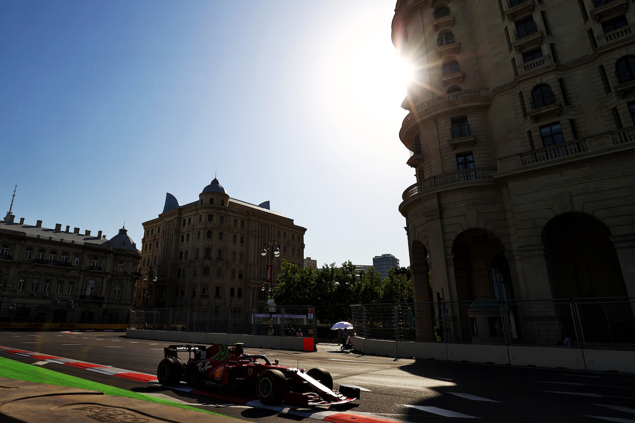 GP AZERBAIJAN, Carlos Sainz Jr (ESP) Ferrari SF-21.
04.06.2021. Formula 1 World Championship, Rd 6, Azerbaijan Grand Prix, Baku Street Circuit, Azerbaijan, Practice Day.
- www.xpbimages.com, EMail: requests@xpbimages.com © Copyright: Moy / XPB Images