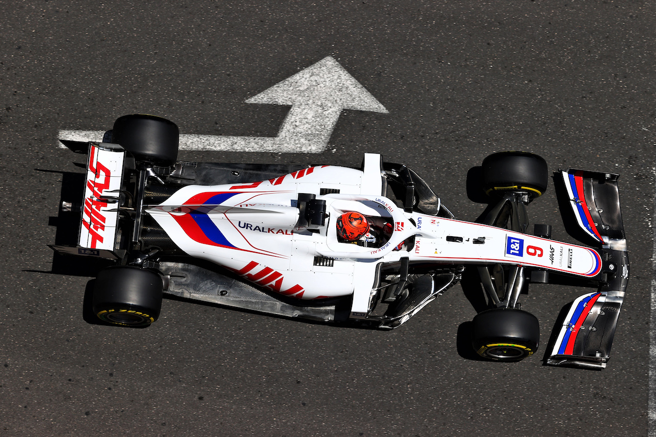 GP AZERBAIJAN, Nikita Mazepin (RUS) Haas F1 Team VF-21.
04.06.2021. Formula 1 World Championship, Rd 6, Azerbaijan Grand Prix, Baku Street Circuit, Azerbaijan, Practice Day.
- www.xpbimages.com, EMail: requests@xpbimages.com © Copyright: Moy / XPB Images