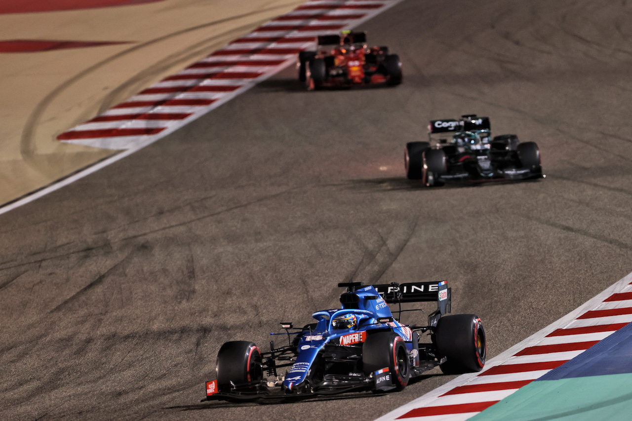 GP BAHRAIN, Fernando Alonso (ESP) Alpine F1 Team A521.
28.03.2021. Formula 1 World Championship, Rd 1, Bahrain Grand Prix, Sakhir, Bahrain, Gara Day.
- www.xpbimages.com, EMail: requests@xpbimages.com © Copyright: Charniaux / XPB Images