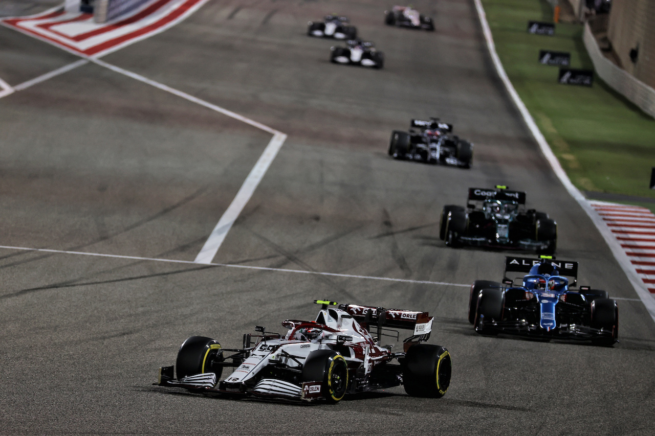 GP BAHRAIN, Antonio Giovinazzi (ITA) Alfa Romeo Racing C41.
28.03.2021. Formula 1 World Championship, Rd 1, Bahrain Grand Prix, Sakhir, Bahrain, Gara Day.
- www.xpbimages.com, EMail: requests@xpbimages.com © Copyright: Batchelor / XPB Images