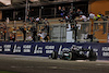 GP BAHRAIN, Gara winner Lewis Hamilton (GBR) Mercedes AMG F1 W12 passes his celebrating team at the end of the race.
28.03.2021. Formula 1 World Championship, Rd 1, Bahrain Grand Prix, Sakhir, Bahrain, Gara Day.
- www.xpbimages.com, EMail: requests@xpbimages.com © Copyright: Batchelor / XPB Images