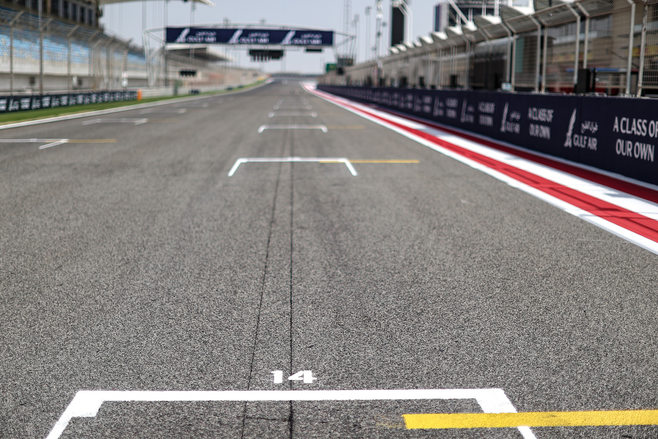 GP BAHRAIN, Track Atmosphere 25.03.2021. Formula 1 World Championship, Rd 1, Bahrain Grand Prix, Sakhir, Bahrain, Preparation Day.- www.xpbimages.com, EMail: requests@xpbimages.com ¬© Copyright: Charniaux / XPB Images