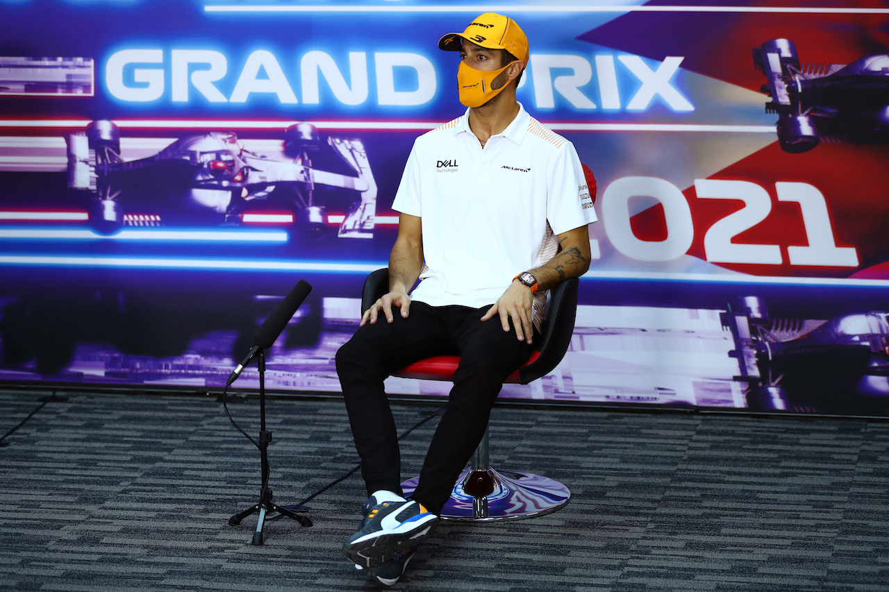 GP BAHRAIN, Daniel Ricciardo (AUS) McLaren in the FIA Press Conference.
25.03.2021. Formula 1 World Championship, Rd 1, Bahrain Grand Prix, Sakhir, Bahrain, Preparation Day.
- www.xpbimages.com, EMail: requests@xpbimages.com © Copyright: FIA Pool Image for Editorial Use Only